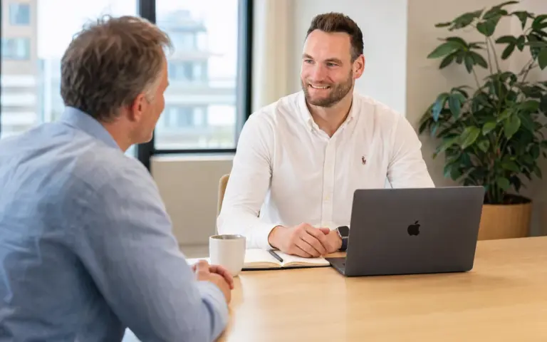 Oliver Leifken im Beratungsgespräch